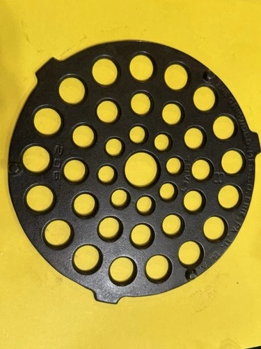 Vintage GRISWOLD Trivet # 8 - Model 206