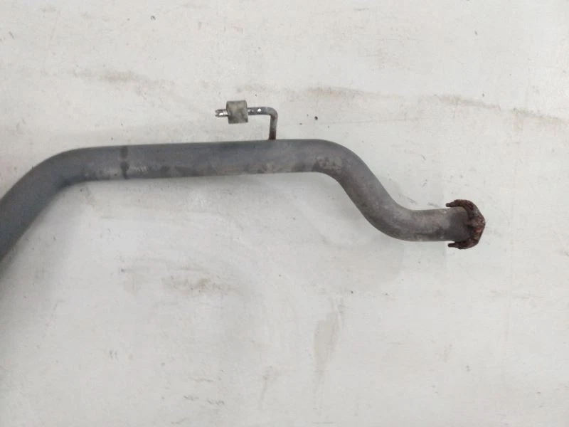 Chrysler Crossfire Rear Muffler With Chrome Exhaust Tips 04 05 06 07 08 Foto 4 de 4