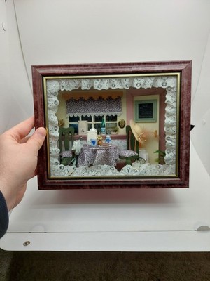 schöne Vintage ''Box Clever'' Puppendiorama Vitrine Esstisch Küche