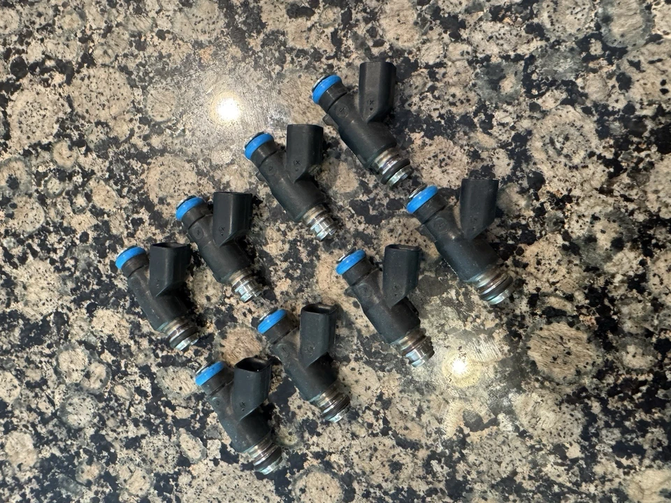 Juego de 8 inyectores de combustible Chevrolet Silverado 1500 5,3 L para 2007-2013 Foto 2 de 3