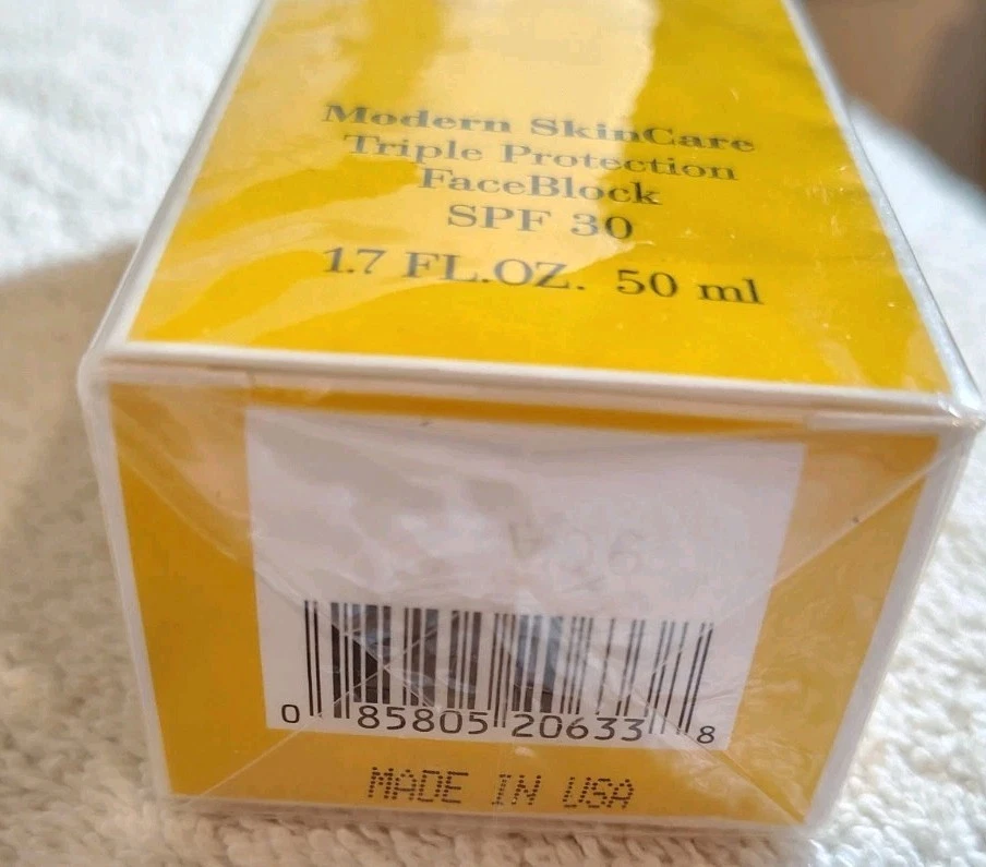 NEW SEALED ELIZABETH ARDEN 30 TRIPLE PROTECTION OILFREE FACEBLOCK 1.7 OUNCE  - Image 4 of 4