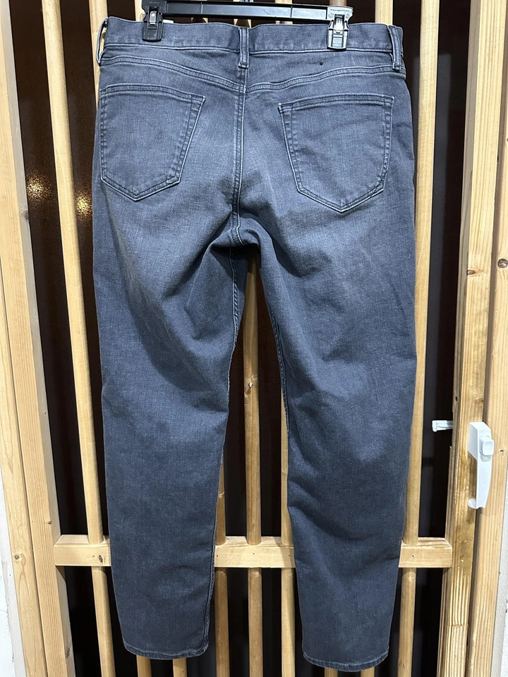 Pantalones de mezclilla Banana Republic para hombre 34x32 gris atléticos calce cónico enganches Foto 3 de 4