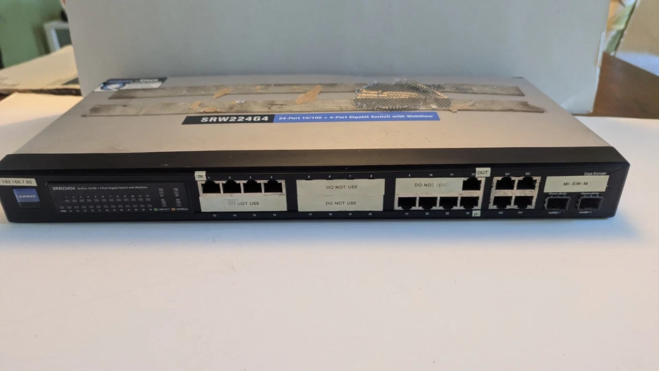 Linksys SRW224G4 24-Ports 10/100 4-Ports Gigabit Switch With WebView - Image 2 of 4