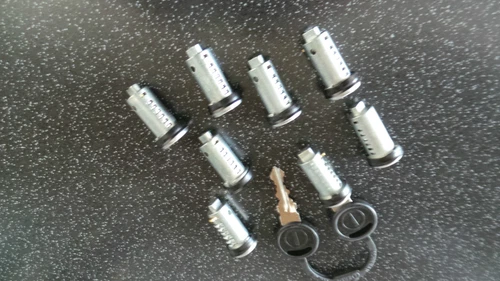 ZADI REPLACEMENT LOCK SET OF 8 BARRELS + 2 KEYS FOR CARAVAN/MOTORHOME. MOTORAMA