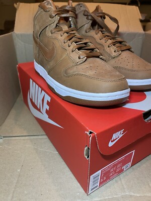 Nike Women s Dunks High Size 7 Brand New.