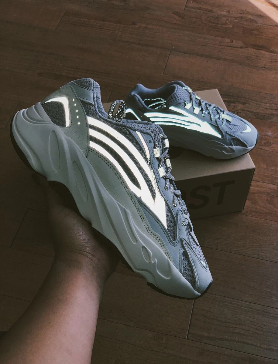 【新品】adidas YEEZY BOOST 700 V2 Static