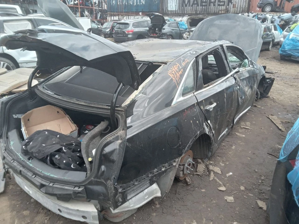 Grille Upper Opt 9H8 Fits 16-17 XTS 320551 - Image 3 of 4