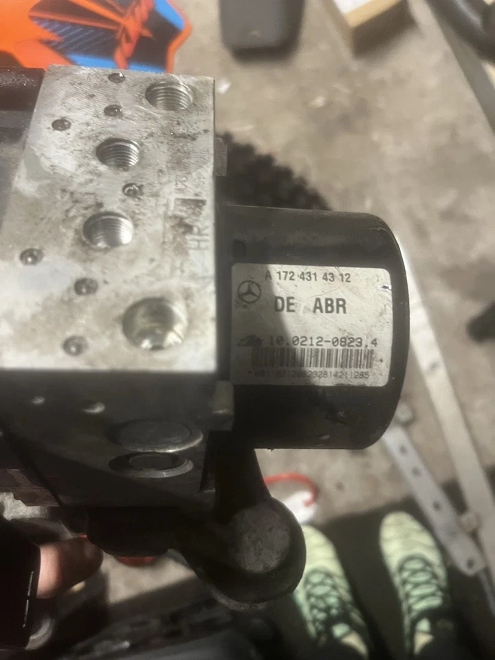 MERCEDES W204 BRAKE PUMP ABS ESP HYDRAULIC BRAKING UNIT A2049012500 - C220 2011 - Image 4 of 4