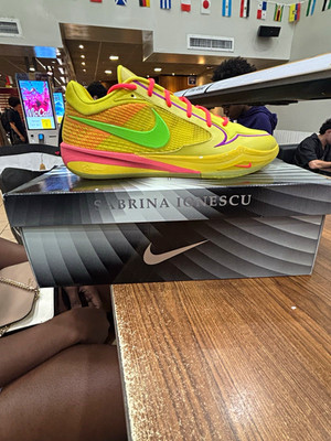 Nike Sabrina Ionescu Low Top Basketball Sneaker Lace Up Men s Yellow Green