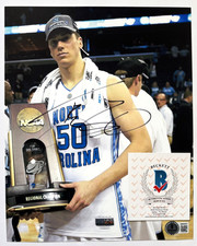 TYLER HANSBROUGH SIGNED 8X10 PHOTO NORTH CAROLINA TAR HEELS UNC CHAMPS 2009 BAS