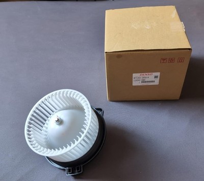 8710326020 GENUINE Toyota MOTOR SUB-ASSY, HEATER BLOWER, W/FAN 87103-26020 OEM