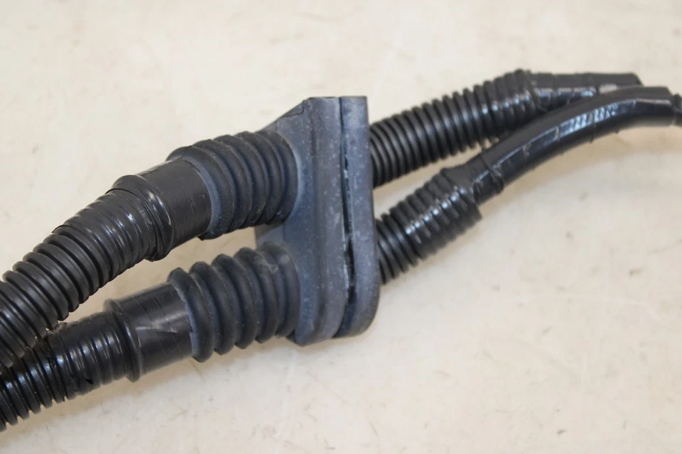 Cable de batería positivo Nissan 370z 2009-2020 24105JL00A OEM MW40 Foto 4 de 4