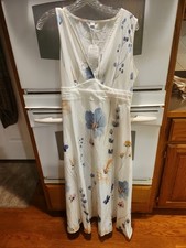 Just Fashion Now White Floral V Neck Dress Size L NWT