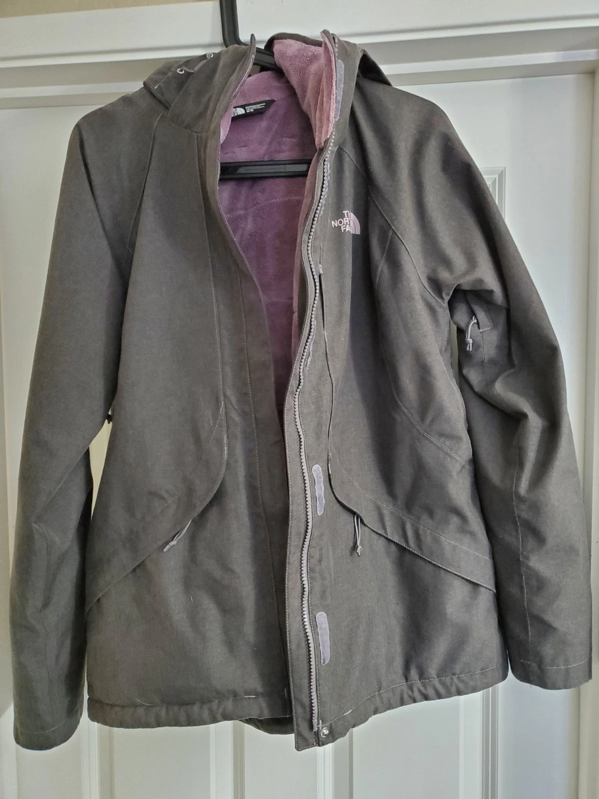 The North Face Women's Size M Ski & Snowboard Jacket, In Grey/Mauve Color