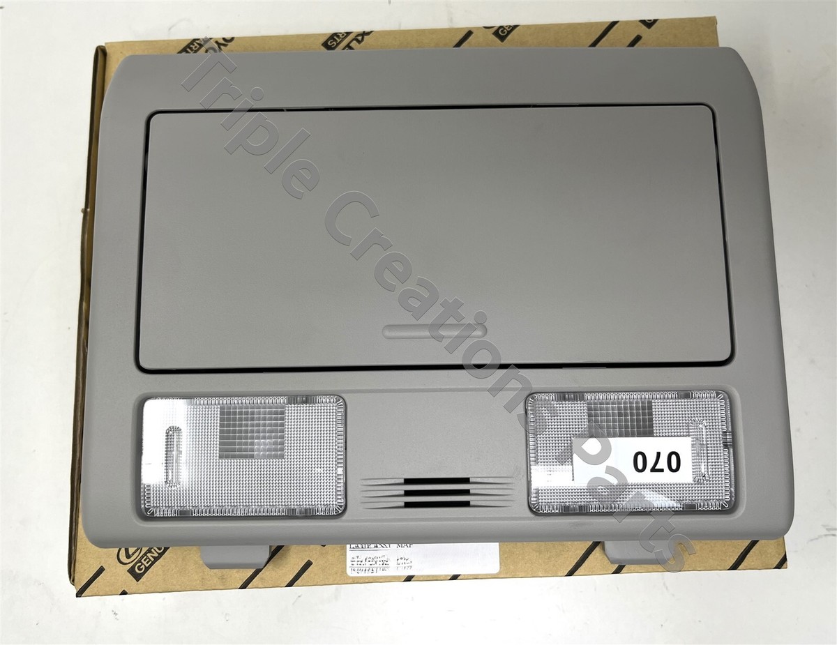Toyota Genuine 81260-0K070-B0 Lamp Assy Map 812600K070B0 OEM