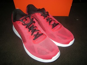 mens red nike tennis shoes