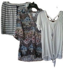 Womens Size Small Clothes. New With Tags. 3 Piece Lot H26. 2 Shirts  1 Shorts..