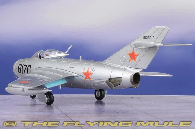 Hobby Master 1:72 MiG-15 Fagot Soviet Air Force Black 8170 - Image 2 of 4