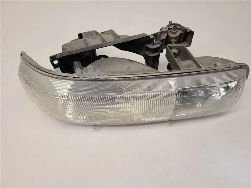 2000-2006 CHEVROLET SUBURBAN 1500 RH Passenger Right Headlight 16526134 Foto 2 de 4