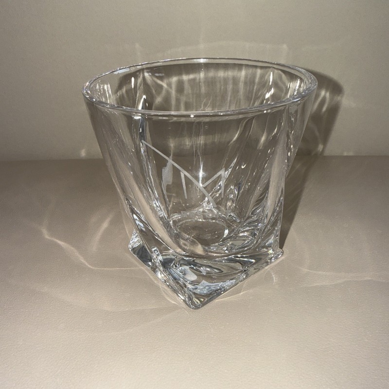 M Resort Whiskey Cocktail Glasses Set of 4 Weighed Bottoms Comfortable New Box