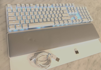 Razer Pro Type Ultra Wireless Mechanical Gaming Keyboard - White, English - US