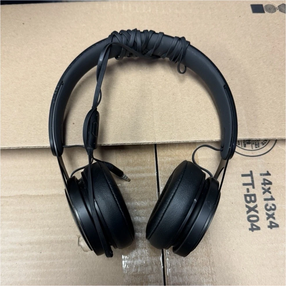 Beats By Dr.Dre  Beats EP 「再度値下げ」 Amazon.com: Beats by Dr. Dre EP Wired On-Ear Headphones - Black