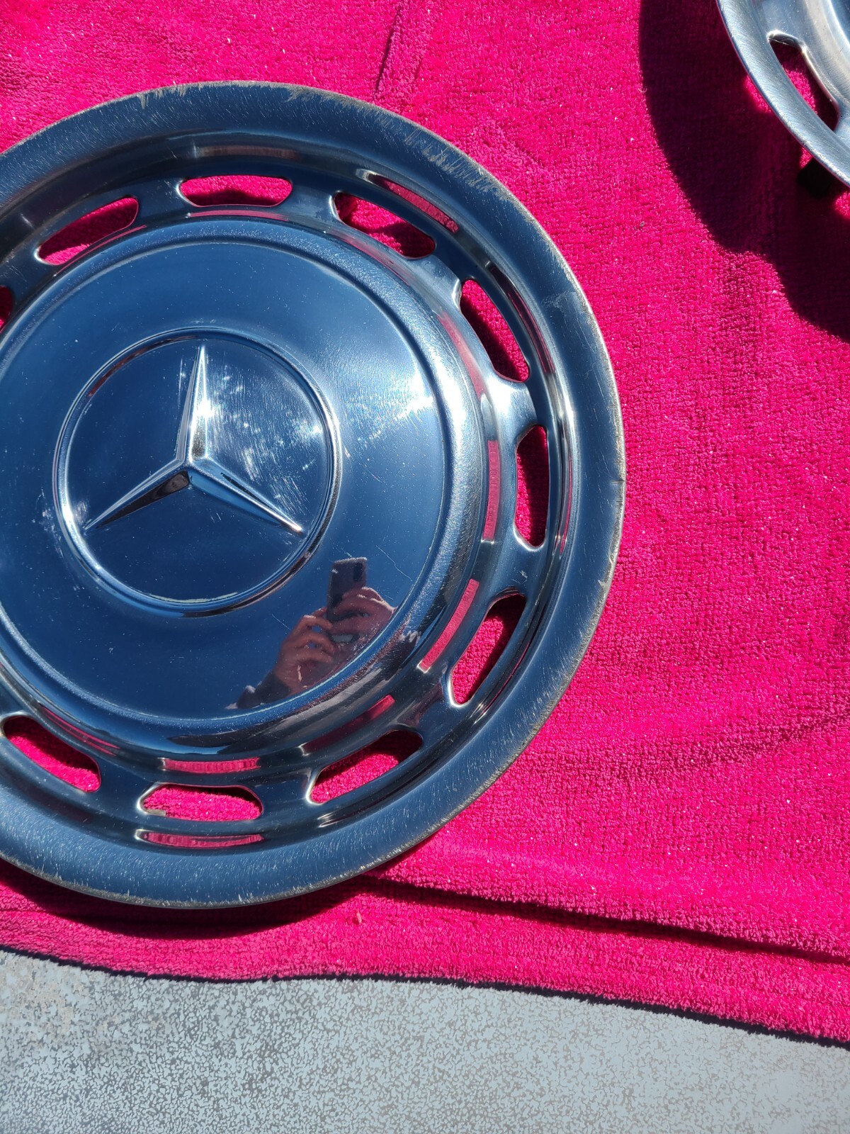 Mercedes Hub Cap W123 W115 W114 R107 W116 240D 300D 300CD 280SE 22O