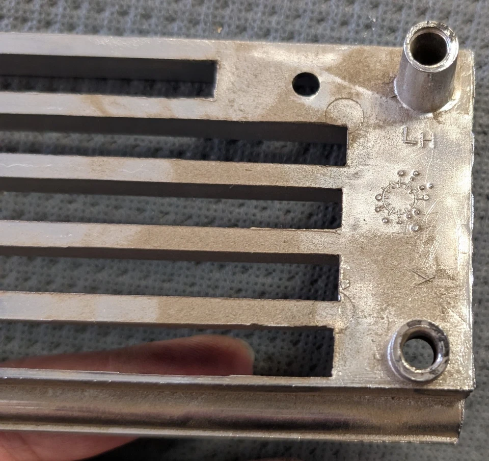 Nuevo de Lote Antiguo 1966 1967 Buick Riviera Parrilla Faro Izquierdo Visera Puerta Foto 3 de 4