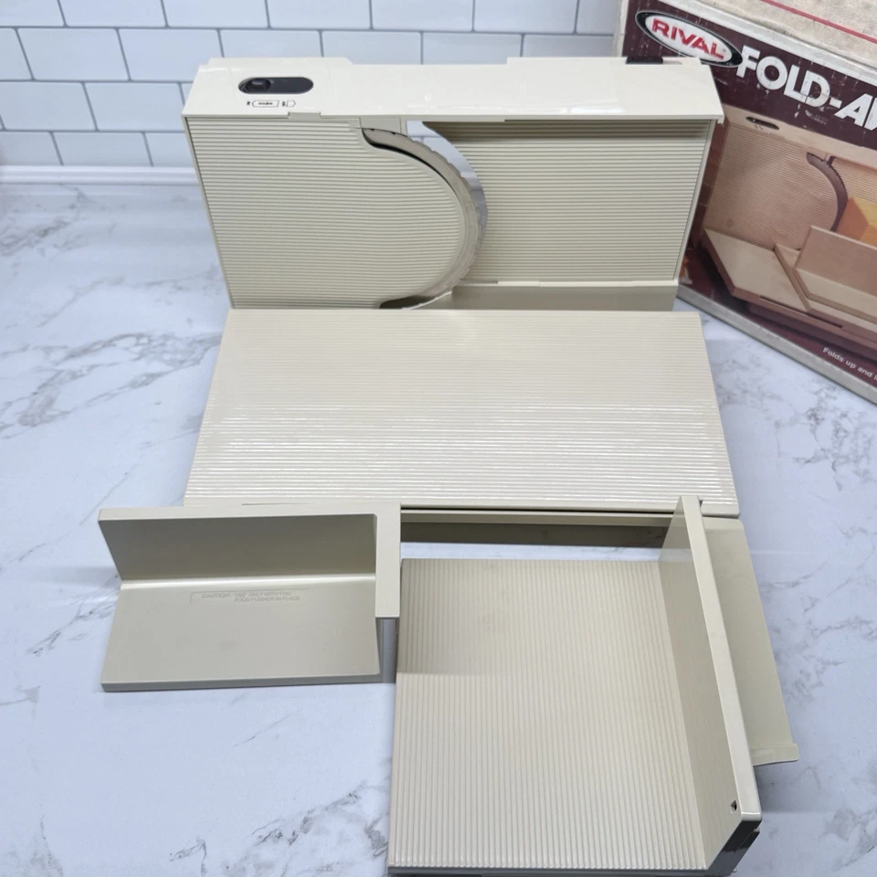 Bandeja deslizante cortadora de alimentos eléctrica plegable vintage Rival 1044 Delicatessen Foto 2 de 4