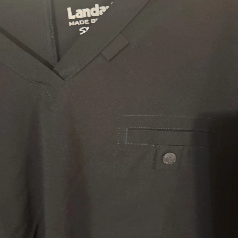 Blusa Médica Landau Para Hombres Negra Elastizada Cuello en V XXL Hecha en Egipto Foto 3 de 4