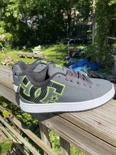 DC Shoes Gray Skateboarding Low Top Skate Shoes Sneakers w/ Green DC Logo