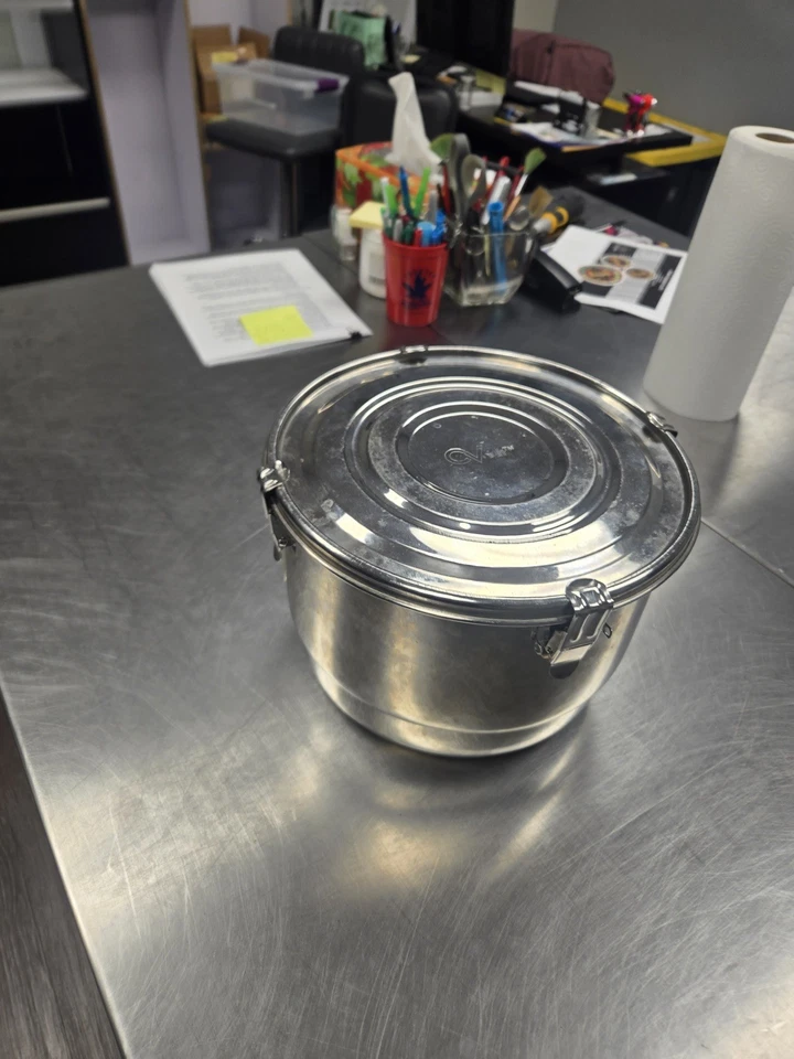 Contenedores de bóveda en C de 8 litros Foto 2 de 4