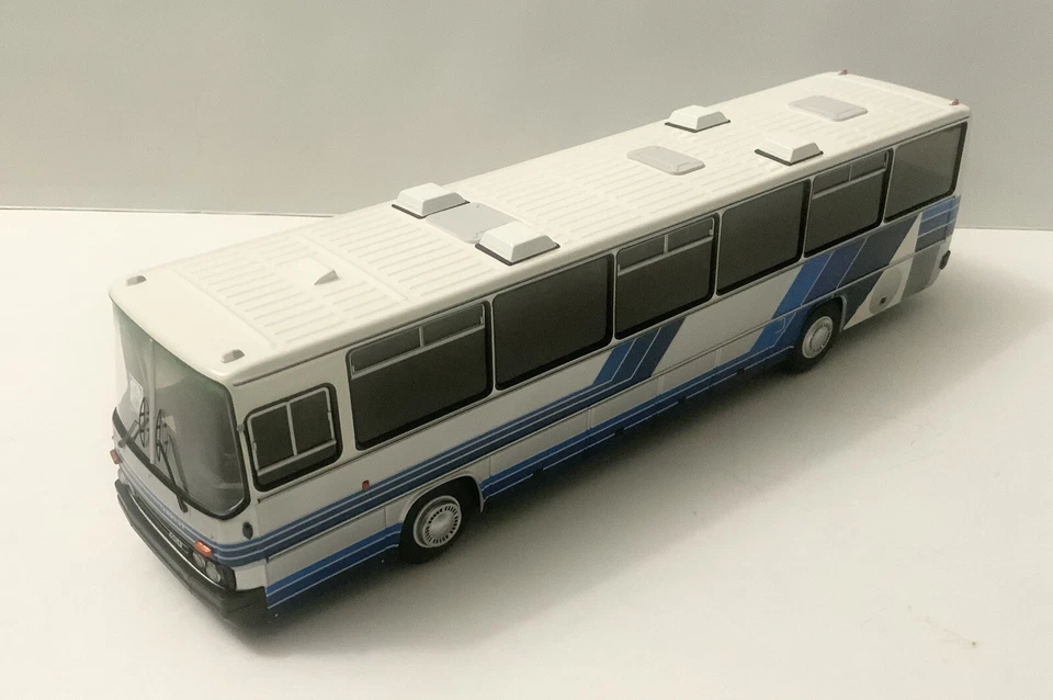 1/43 1980 Ikarus 250.59 suburban bus made by "Demprice" - Image 4 of 4