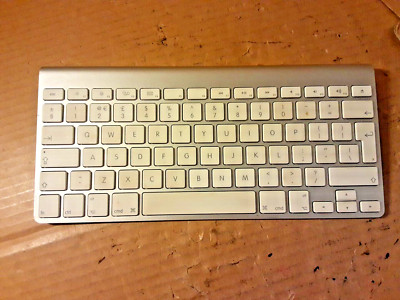 Apple Bluetooth Tastatur - weiß Modellnummer A1314