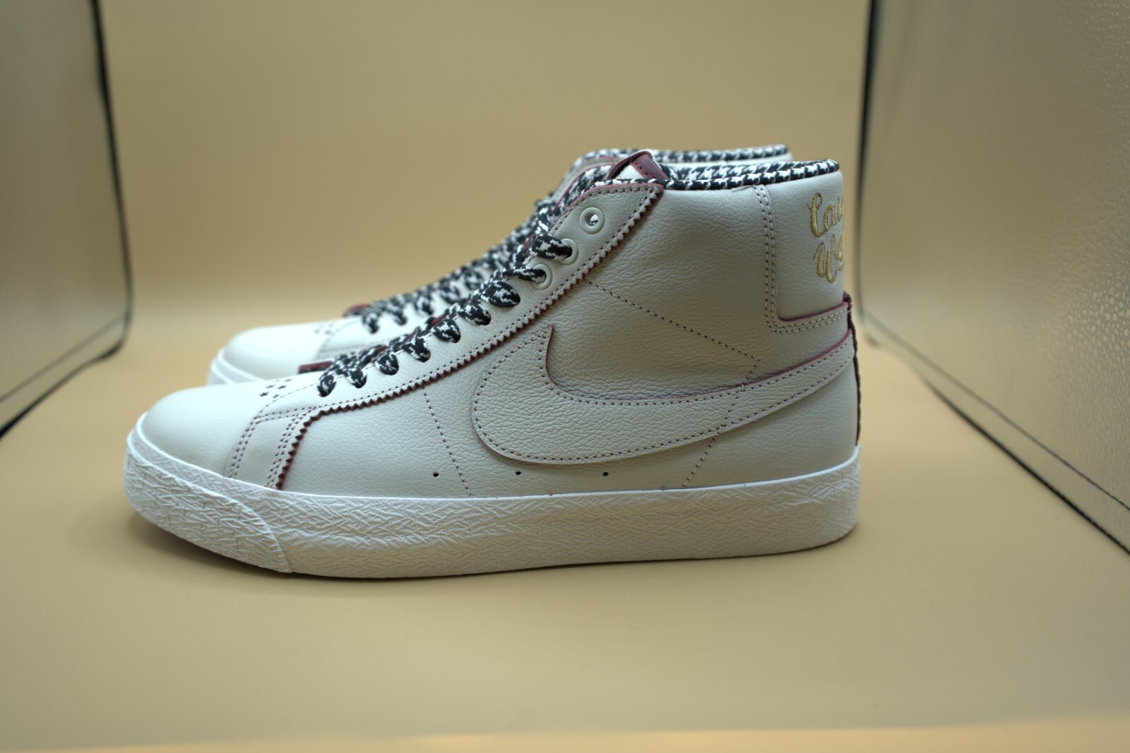 OFF WHITE X NIKE SKATEBOARDING X ZOOM BLAZER MID SB 'CASA WELCOME' Size 9.5 FQ0795 100