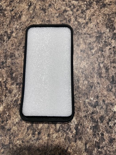 Custodia iPhone 11 bianca con disegno floreale nero - retro testurizzato - bordi flessibili - Foto 3 di 5