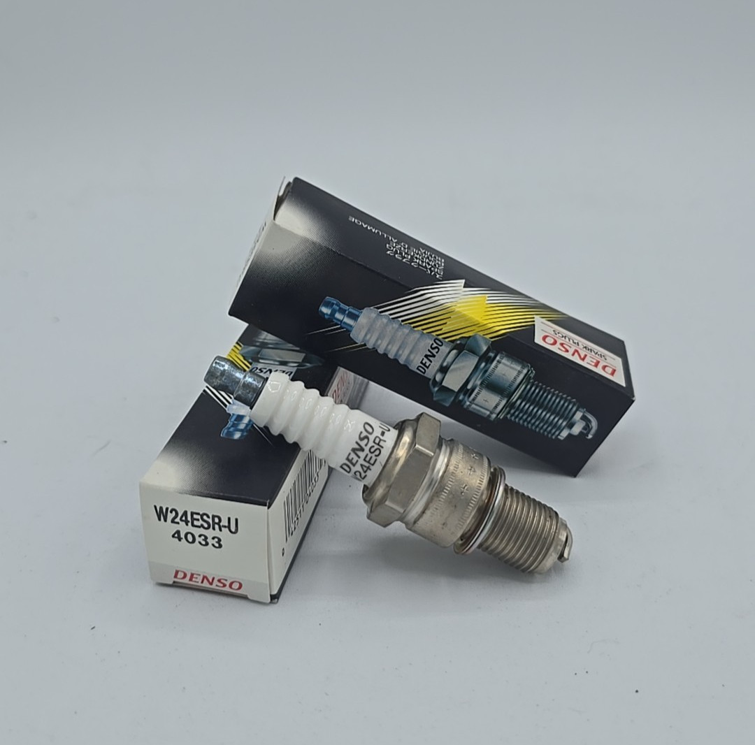 Lot of 2 NIB Denso 4033 U-Groove Spark Plugs-W24ESR-U    SP-05