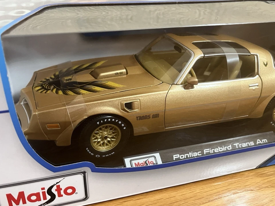 PONTIAC FIREBIRD TRANS AM GOLD 1/18 DIECAST MODEL CAR BY MAISTO SPECIAL EDITION - Image 2 of 4