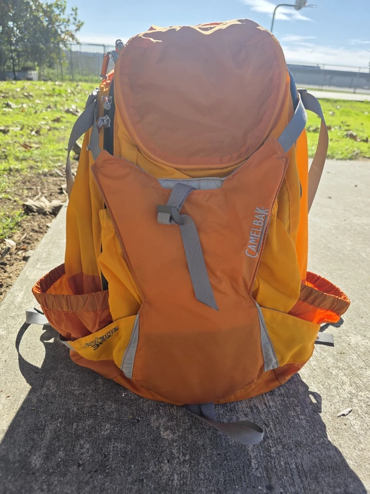 Mochila de hidratação CamelBak laranja/amarela mochila de caminhada – Usado - Imagem 4 de 4