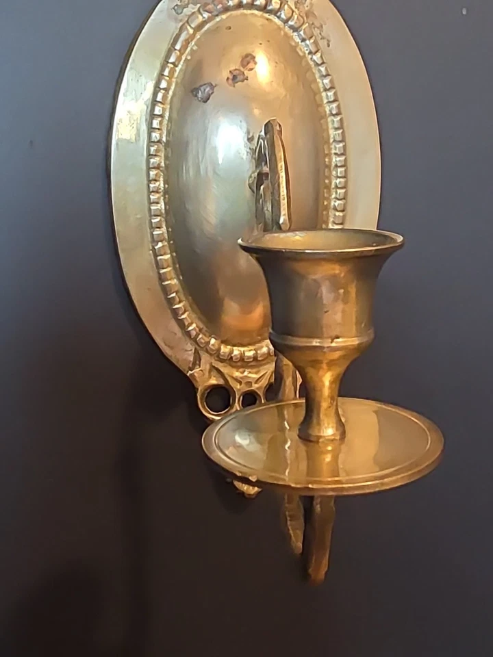 Hermoso candelabro de pared de latón decorativo vintage Foto 2 de 4