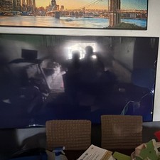 Samsung QN85B 85in QLED 4K Flat Screen TV For Parts/Not Working flashing screen