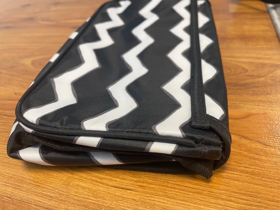 New black chevron Thirty One Canvas Tri Fold Make-up Bag mirror Travel mini tote - Image 4 of 4