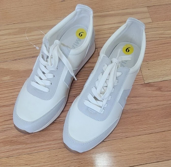 Mia sneakers store