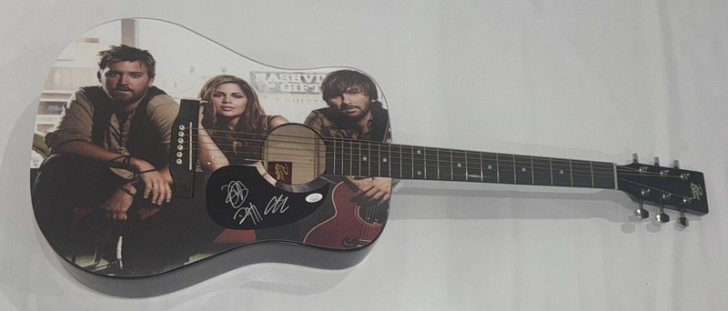 LADY A SIGNED ACOUSTIC GUITAR HILLARY SCOTT DAVE CHARLES ANTEBELLUM JSA COA