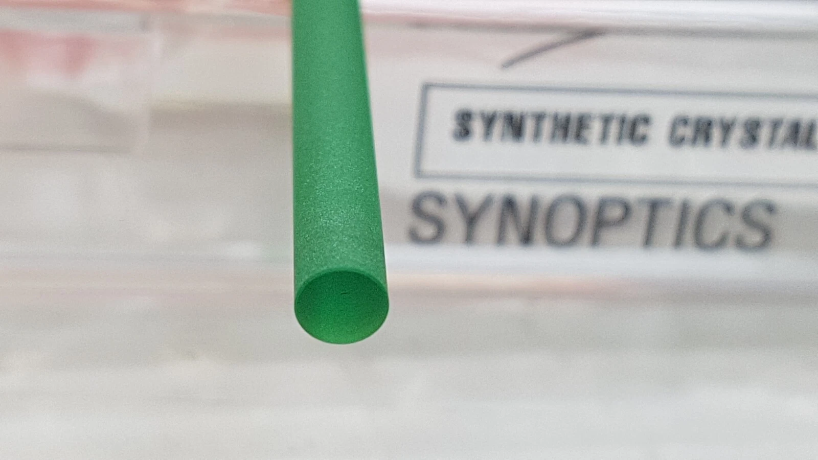 End face of the green H0236E rod against the Synthetic Crystal Synoptics insert