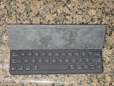 【美品】iPad Pro Smart Keyboard A1772 箱付き 美品】iPad Pro Smart Keyboard A1772 箱付き - メルカリ