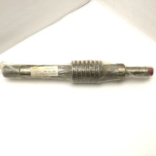 Mazak Worm Shaft 24850726332 P11701B With Assorted O-rings, Washers, and Seals
