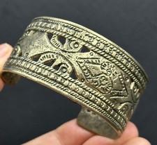 Unique Ancient Roman heavy bronze bangle with carving