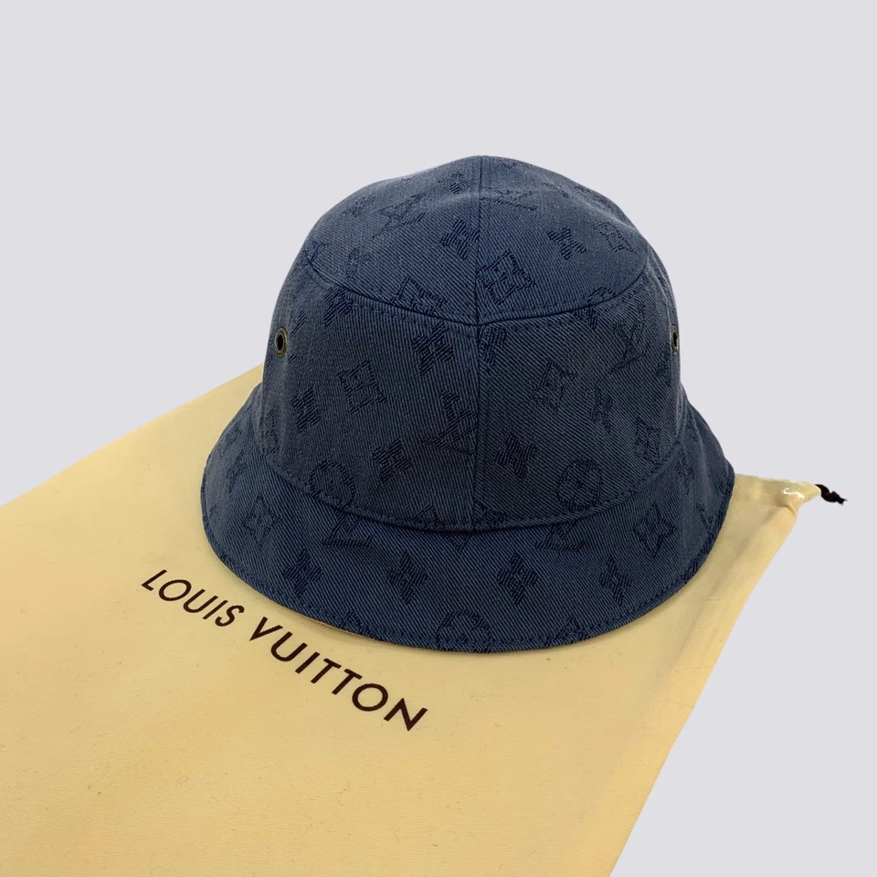 Chapéu Louis Vuitton LV monograma reversível azul marinho e bege tamanho P - Imagem 4 de 4