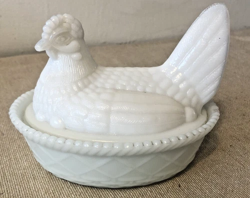 Vintage Westmoreland Milk Glass Hen on Nest Chicken Covered Dish
